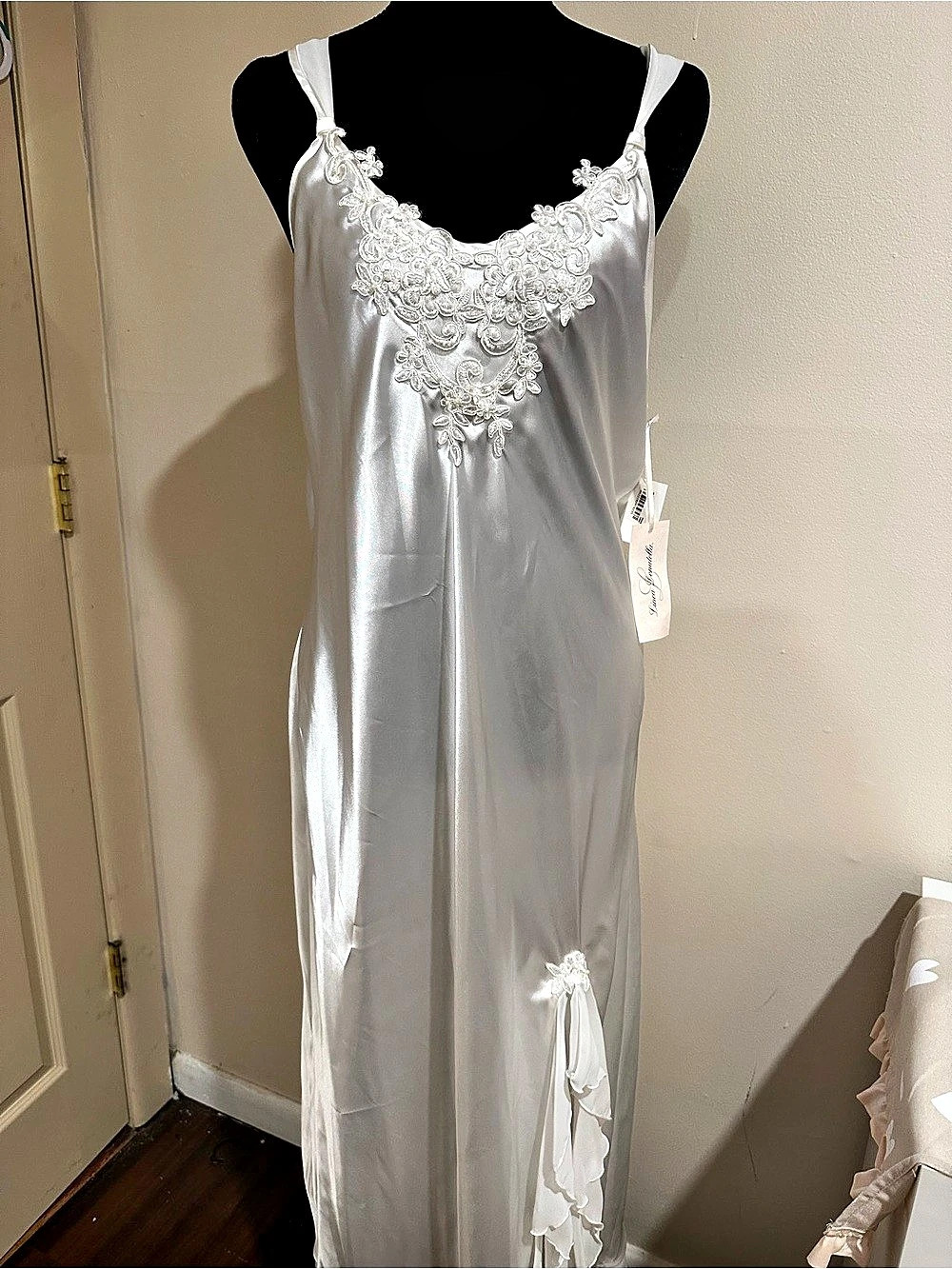 Linea Donatella White Embellished Satin sleepwear